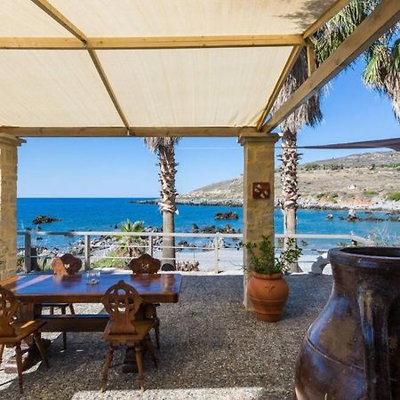 Villa Proto Helidoni - A Cozy Beachfront Villa Petres  Bagian luar foto
