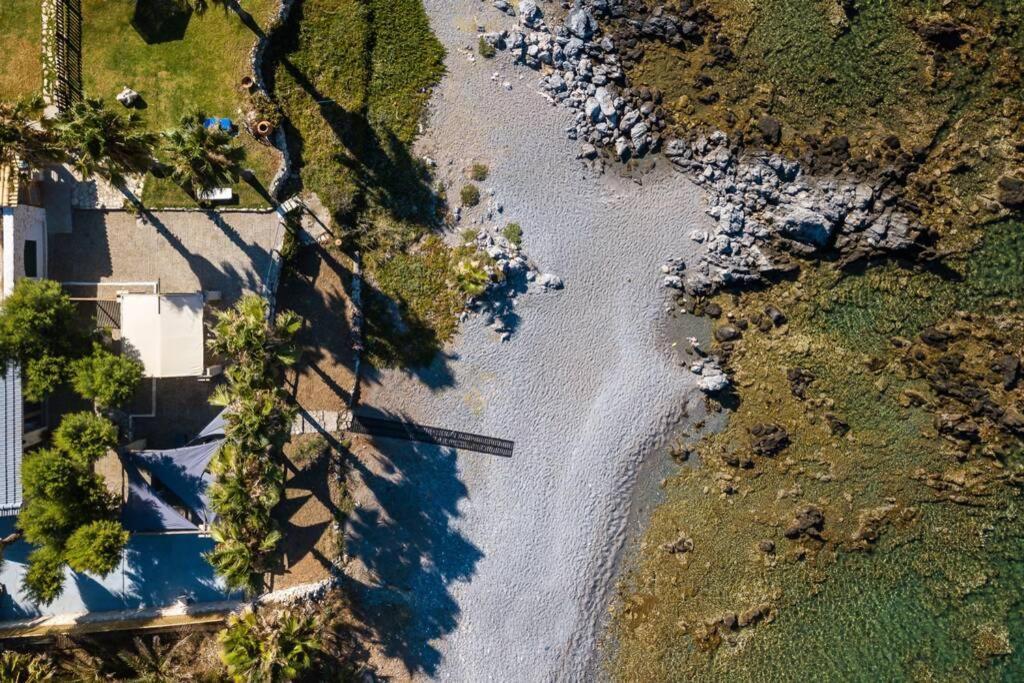 Villa Proto Helidoni - A Cozy Beachfront Villa Petres  Bagian luar foto
