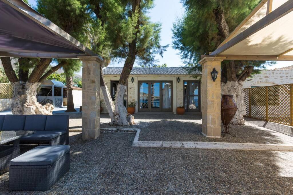 Villa Proto Helidoni - A Cozy Beachfront Villa Petres  Bagian luar foto