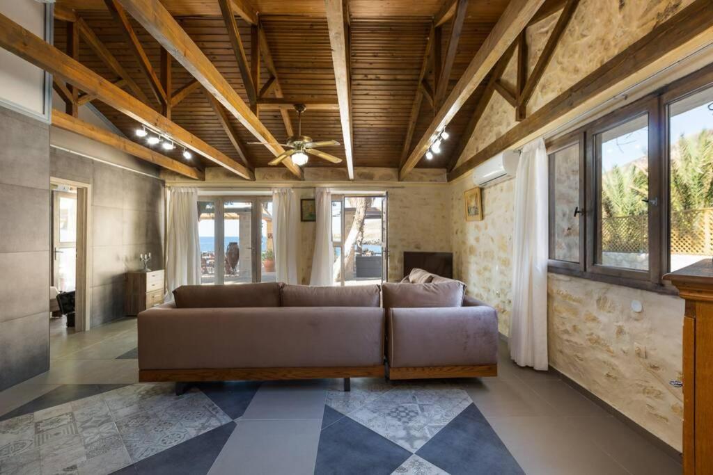Villa Proto Helidoni - A Cozy Beachfront Villa Petres  Bagian luar foto