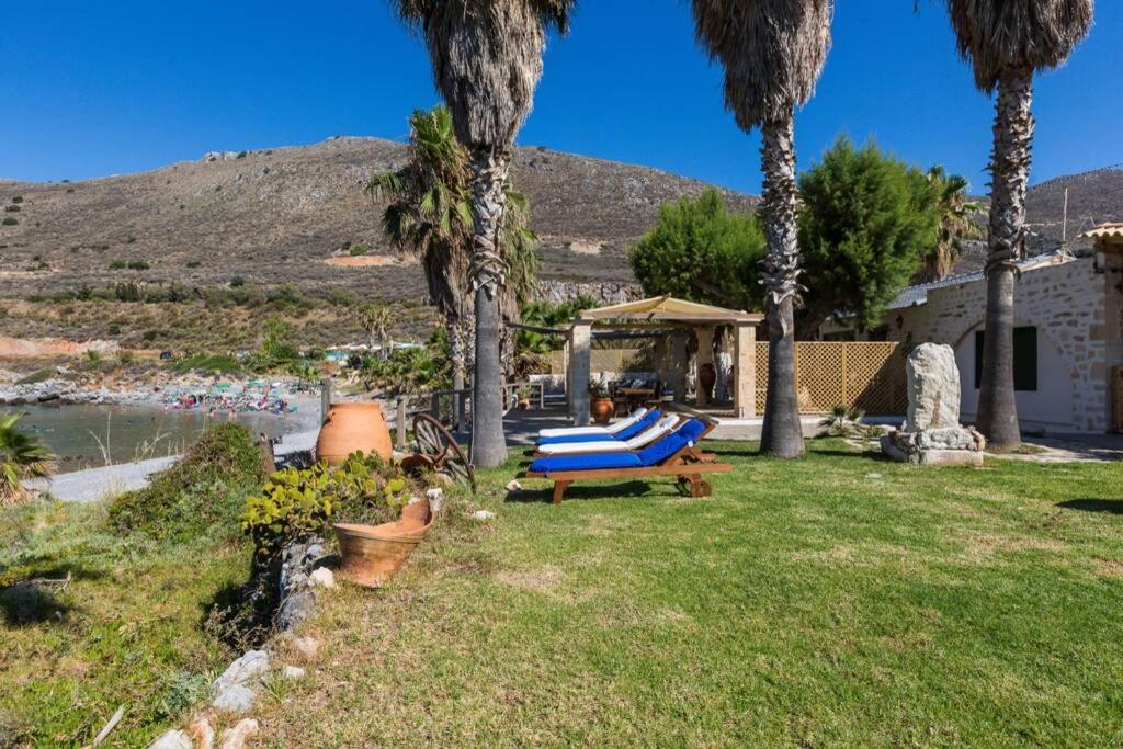 Villa Proto Helidoni - A Cozy Beachfront Villa Petres  Bagian luar foto