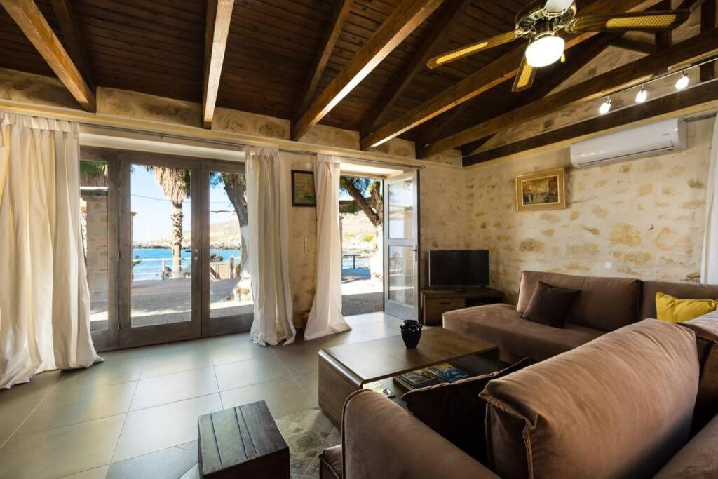 Villa Proto Helidoni - A Cozy Beachfront Villa Petres  Bagian luar foto