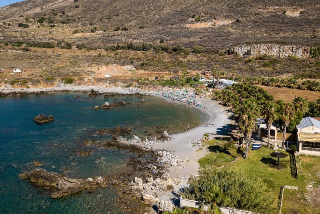 Villa Proto Helidoni - A Cozy Beachfront Villa Petres  Bagian luar foto