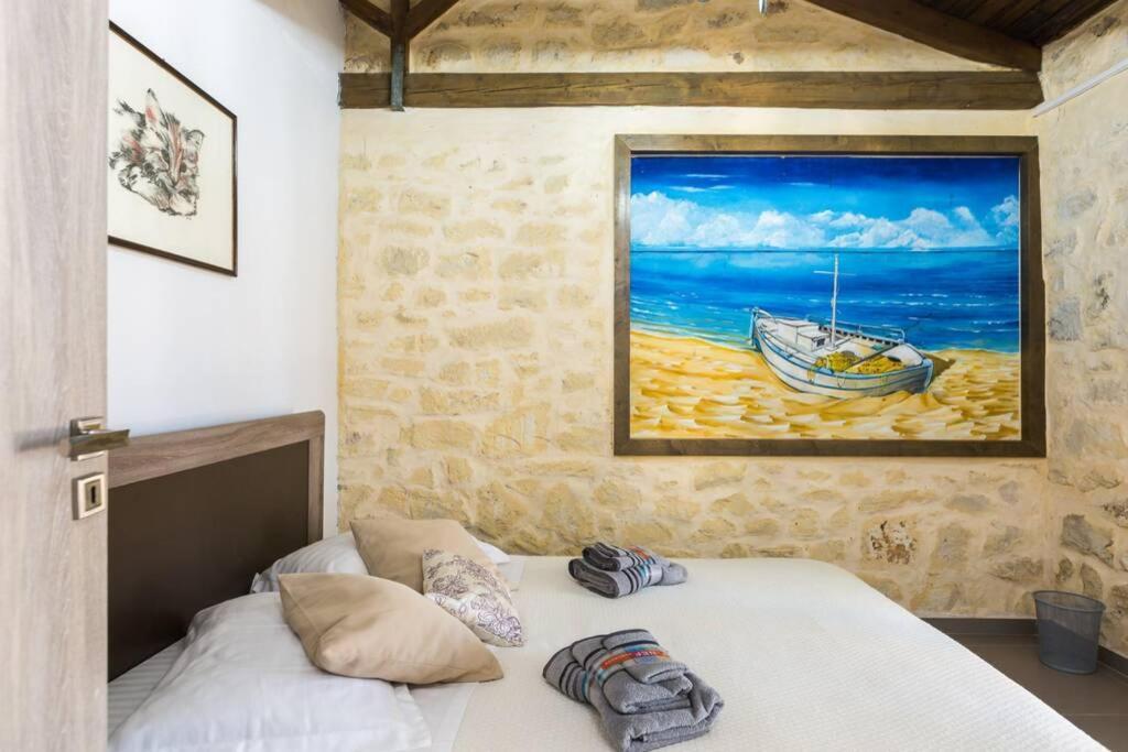 Villa Proto Helidoni - A Cozy Beachfront Villa Petres  Bagian luar foto